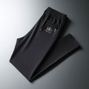 [Leve 3, Pague 2] Kit de 3 Calças Casuais Fly Comfort em Malha Tecnológica (A Única Que Despensa o Ferro de Passar!) + BRINDES: Cinto, Carteira e Relógio