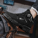 Bota Masculina Vortex com Amarração por Polia Discreta em Couro Legítimo + Cinto, Carteira e Relógio de Brinde